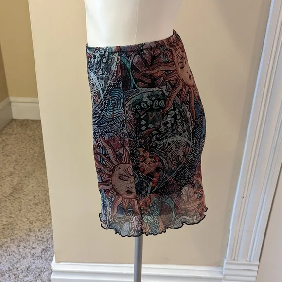 Celestial sun print mini skirt size small - Picture 2 of 7